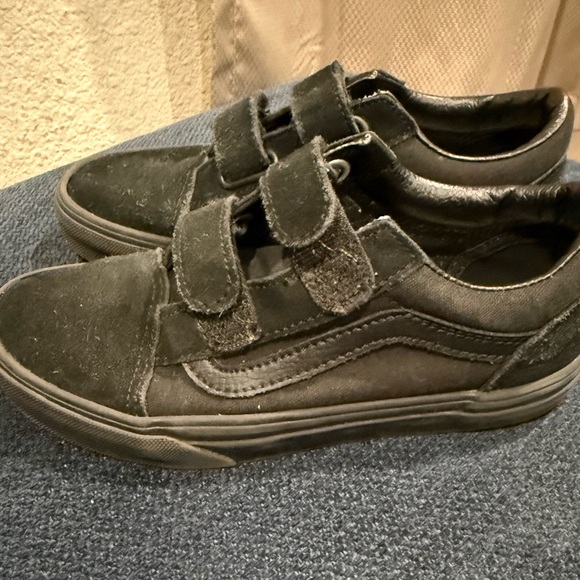 Vans Kids Black suede Velcro Sneakers - Picture 2 of 5